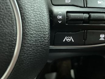 KIA SPORTAGE 1.6 T-GDi 13.8kWh GT-Line SUV 5dr Petrol Plug-in Hybrid Auto AWD