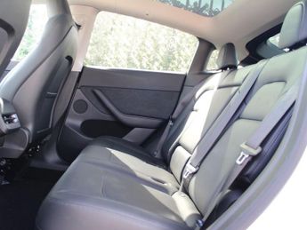 TESLA MODEL Y (Dual Motor) Long Range SUV 5dr Electric Auto 4WDE (384 bhp)