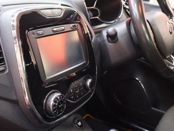 RENAULT CAPTUR 1.5 dCi ENERGY Dynamique Nav SUV 5dr Diesel Auto Euro 6 (s/s) (9