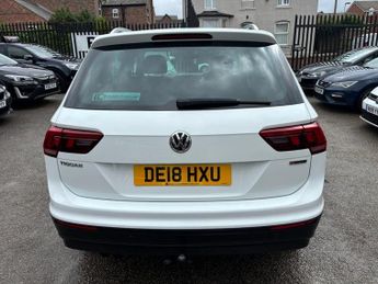 VOLKSWAGEN TIGUAN 2.0 TDI SE Navigation SUV 5dr Diesel 4Motion 4WD DSG Auto Euro 6