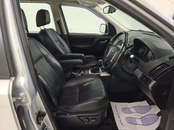 LAND ROVER FREELANDER 2 2.2 SD4 XS SUV 5dr Diesel CommandShift 4WD Euro 5 (190 ps)