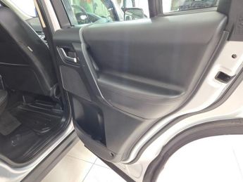 LAND ROVER FREELANDER 2 2.2 SD4 XS SUV 5dr Diesel CommandShift 4WD Euro 5 (190 ps)