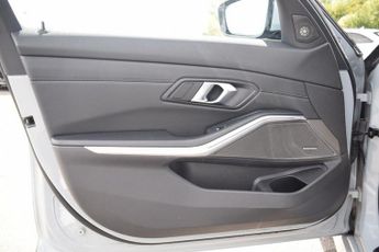 BMW 3 SERIES 2.0 320i M Sport Saloon 4dr Petrol Auto Euro 6 (s/s) (184 ps)
