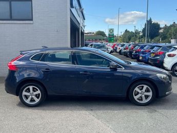 VOLVO V40 2.0 D3 SE Hatchback 5dr Diesel Geartronic Euro 5 (s/s) (150 ps)