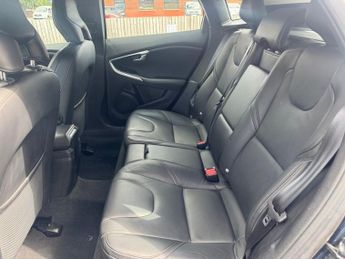 VOLVO V40 2.0 D3 SE Hatchback 5dr Diesel Geartronic Euro 5 (s/s) (150 ps)