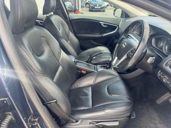 VOLVO V40 2.0 D3 SE Hatchback 5dr Diesel Geartronic Euro 5 (s/s) (150 ps)