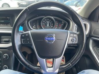 VOLVO V40 1.6 D2 SE Hatchback 5dr Diesel Powershift Euro 5 (s/s) (115 ps)