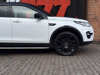 LAND ROVER DISCOVERY SPORT 2.0 TD4 HSE Black SUV 5dr Diesel Auto 4WD Euro 6 (s/s) (180 ps)
