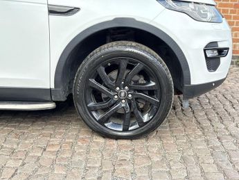 LAND ROVER DISCOVERY SPORT 2.0 TD4 HSE Black SUV 5dr Diesel Auto 4WD Euro 6 (s/s) (180 ps)