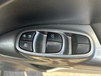 NISSAN JUKE 1.6 Acenta SUV 5dr Petrol Manual Euro 5 (s/s) (117 ps)