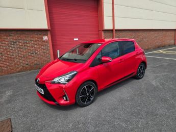 TOYOTA YARIS 1.5 VVT-i Design Hatchback 5dr Petrol CVT Euro 6 (111 ps)