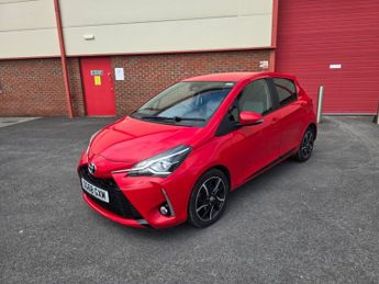 TOYOTA YARIS 1.5 VVT-i Design Hatchback 5dr Petrol CVT Euro 6 (111 ps)