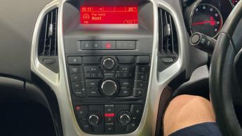 VAUXHALL ASTRA 1.4i Excite Hatchback 5dr Petrol Manual Euro 6 (100 ps)