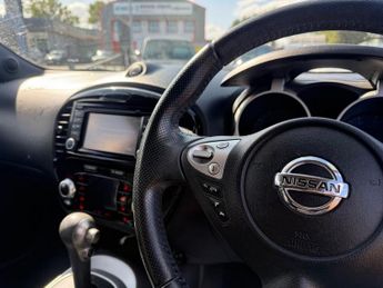 NISSAN JUKE 1.6 Acenta Premium SUV 5dr Petrol CVT Euro 5 (117 ps) 1 OWNER FR