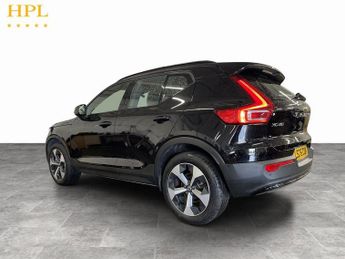 VOLVO XC40 2.0 B4 MHEV Plus Dark SUV 5dr Petrol Hybrid DCT Auto Euro 6 (s/s