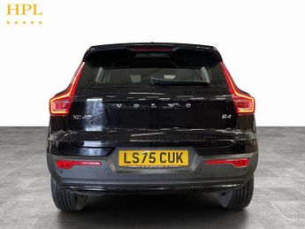 VOLVO XC40 2.0 B4 MHEV Plus Dark SUV 5dr Petrol Hybrid DCT Auto Euro 6 (s/s