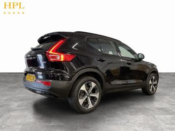 VOLVO XC40 2.0 B4 MHEV Plus Dark SUV 5dr Petrol Hybrid DCT Auto Euro 6 (s/s