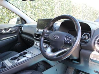HYUNDAI KONA 64kWh Premium SUV 5dr Electric Auto (10.5kW Charger) (204 ps)
