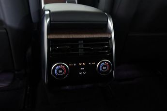 LAND ROVER RANGE ROVER 3.0 D300 MHEV SE Auto 4WD Euro 6 (s/s) 5dr