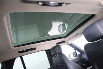 LAND ROVER RANGE ROVER 3.0 D300 MHEV SE Auto 4WD Euro 6 (s/s) 5dr