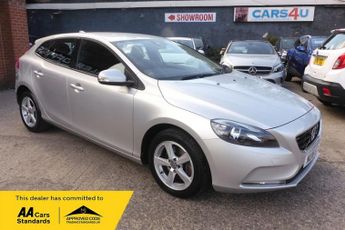 Volvo V40 2.0 T2 ES Nav Hatchback 5dr Petrol Manual Euro 6 (s/s) (122 ps)