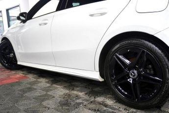 MERCEDES-BENZ A CLASS 1.5 A180d AMG Line (Premium) Hatchback 5dr Diesel 7G-DCT Euro 6 