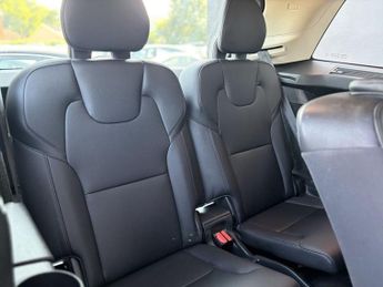 VOLVO XC90 2.0 D5 PowerPulse Momentum SUV 5dr Diesel Auto 4WD Euro 6 (s/s) 