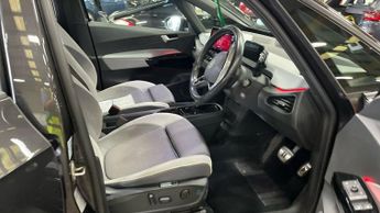 VOLKSWAGEN ID.3 Pro S 77kWh Tour Hatchback 5dr Electric Auto (204 ps)