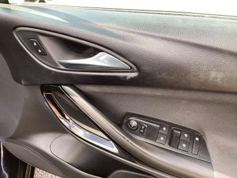 VAUXHALL ASTRA 1.4i Turbo SRi Sports Tourer 5dr Petrol Auto Euro 6 (s/s) (150 p