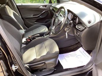 VAUXHALL ASTRA 1.4i Turbo SRi Sports Tourer 5dr Petrol Auto Euro 6 (s/s) (150 p