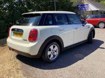 MINI HATCH 1.5 Cooper Hatchback 5dr Petrol Auto Euro 6 (s/s) (136 ps)