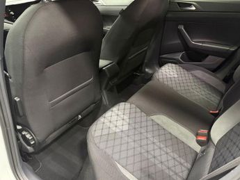 VOLKSWAGEN TAIGO 1.0 TSI R-Line SUV 5dr Petrol DSG Euro 6 (s/s) (110 ps)