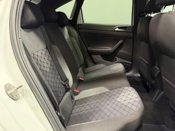 VOLKSWAGEN TAIGO 1.0 TSI R-Line SUV 5dr Petrol DSG Euro 6 (s/s) (110 ps)