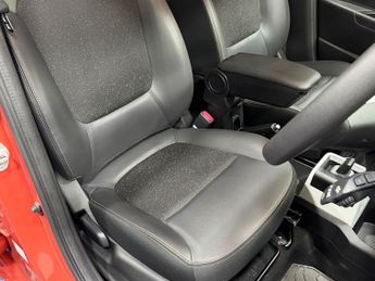 DACIA Spring 65 26.8kWh EXTREME Hatchback 5dr Electric Auto (65 ps)