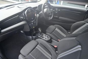 MINI Electric Hatch Cooper SE 32.6kWh Level 1 Hatchback 3dr Electric Auto (184 ps)