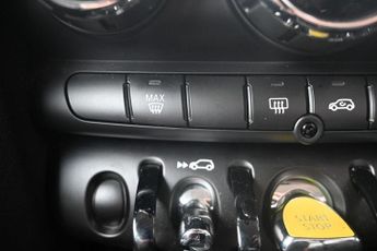 MINI Electric Hatch Cooper SE 32.6kWh Level 1 Hatchback 3dr Electric Auto (184 ps)