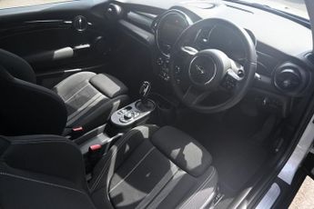 MINI Electric Hatch Cooper SE 32.6kWh Level 1 Hatchback 3dr Electric Auto (184 ps)