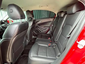 MERCEDES-BENZ A CLASS 1.5 A180d SE Hatchback 5dr Diesel 7G-DCT Euro 6 (s/s) (109 ps)