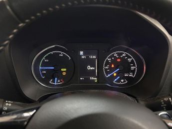 TOYOTA YARIS 1.5 VVT-h Design Hatchback 5dr Petrol Hybrid E-CVT Euro 6 (s/s) 