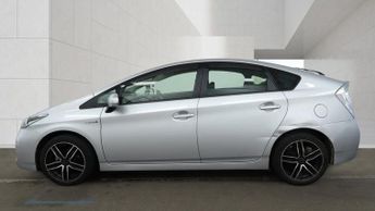 TOYOTA PRIUS 1.5 Saloon 4dr Petrol Hybrid CVT (120 g/km, 70 bhp)