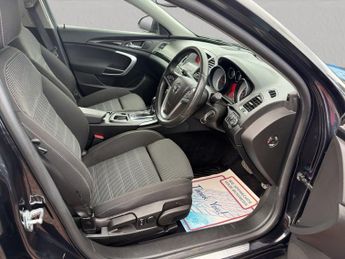 VAUXHALL INSIGNIA 2.0 CDTi SRi Hatchback 5dr Diesel Auto Euro 5 (160 ps)