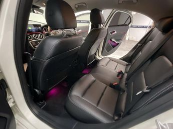 MERCEDES-BENZ A CLASS 1.5 A180d Sport (Premium) Hatchback 5dr Diesel 7G-DCT Euro 6 (s/