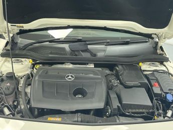 MERCEDES-BENZ A CLASS 1.5 A180d Sport (Premium) Hatchback 5dr Diesel 7G-DCT Euro 6 (s/