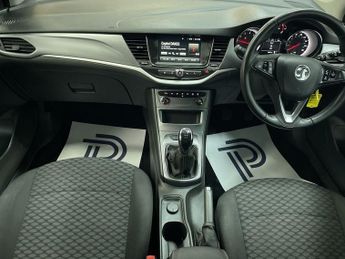 VAUXHALL ASTRA 1.0i Turbo ecoTEC Tech Line Nav Sports Tourer 5dr Petrol Manual 