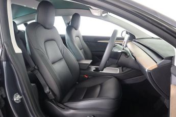 TESLA Model 3 Auto RWD 4dr
