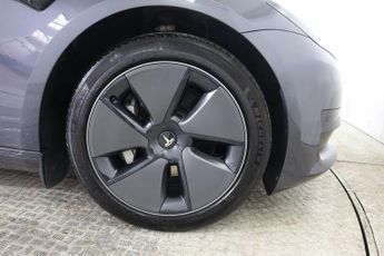 TESLA Model 3 Auto RWD 4dr