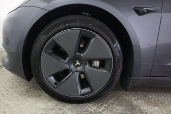 TESLA Model 3 Auto RWD 4dr