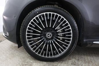 MERCEDES-BENZ EQC EQC 400 80kWh AMG Line (Premium Plus) Auto 4MATIC 5dr
