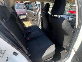 TOYOTA YARIS 1.5 VVT-h Icon Plus Hatchback 5dr Petrol Hybrid CVT Euro 5 (101 