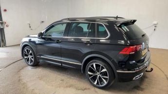 VOLKSWAGEN TIGUAN 1.5 TSI R-Line SUV 5dr Petrol DSG Euro 6 (s/s) (150 ps) Front / 